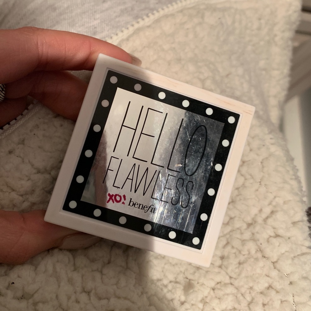 Benefit Hello Flawless Face Powder